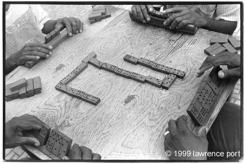 domino_table.jpg (47973 bytes)