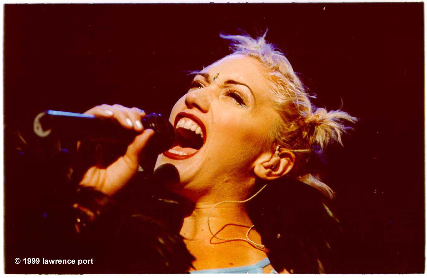 gwenstefani.jpg (67177 bytes)