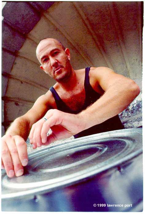stompguy.jpg (49297 bytes)